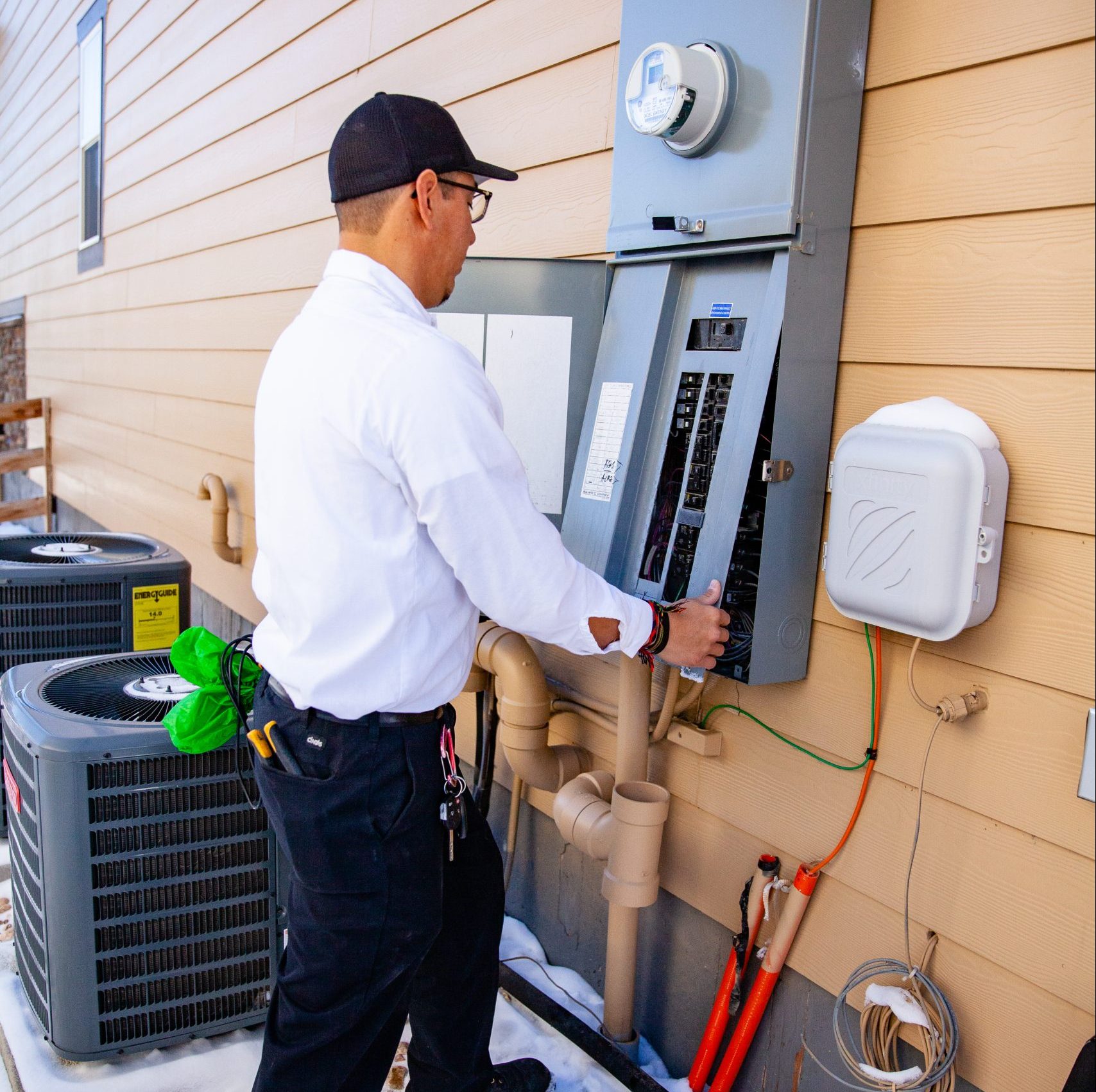 circuit breakers fuse boxes fix it 24 7 plumbing heating air electric llc 1 scaled e1690554299947